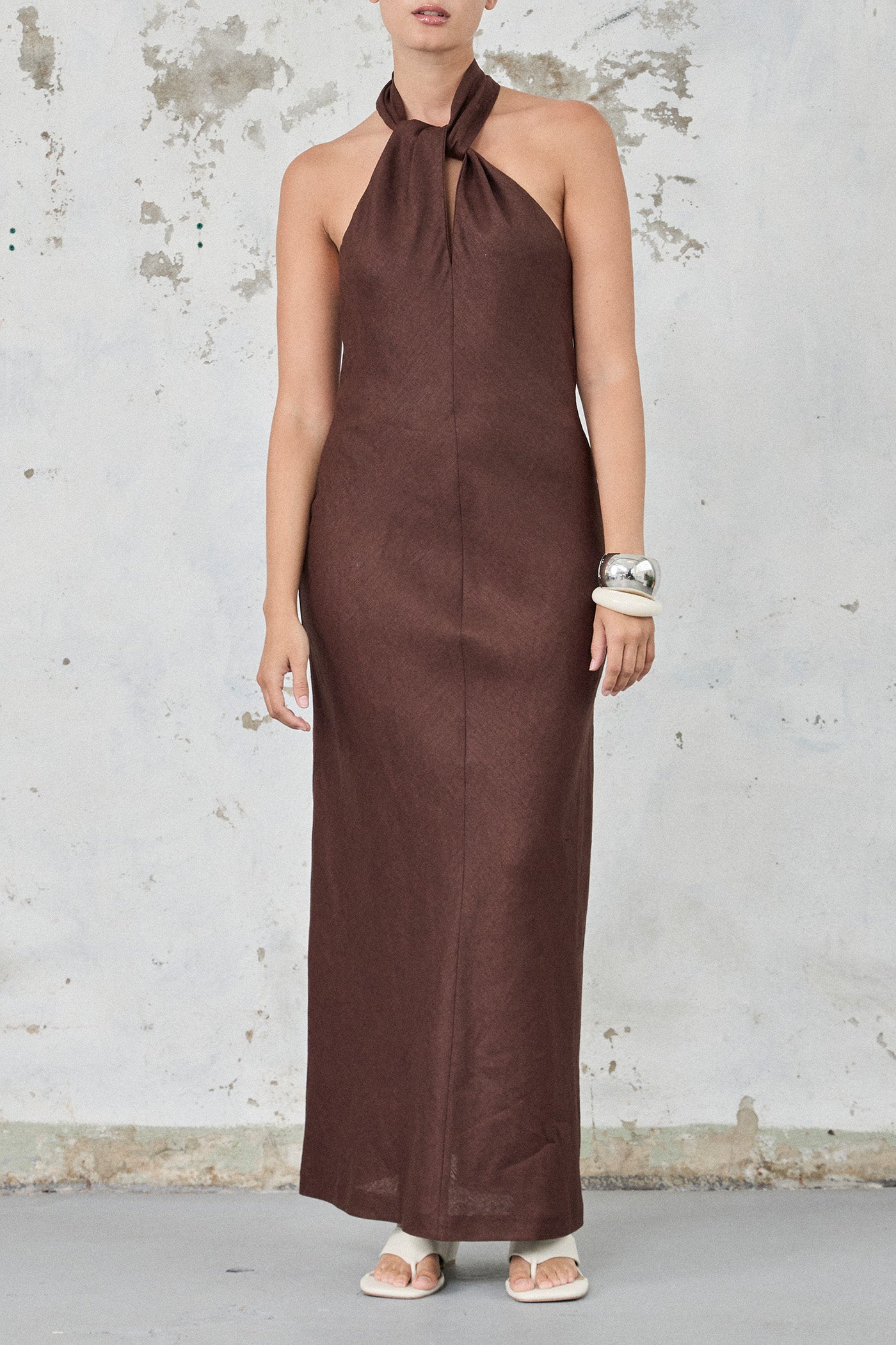 The Cross-over Linen Dress l FRIEND of AUDREY The Cross-over Linen Dress l FRIEND of AUDREY