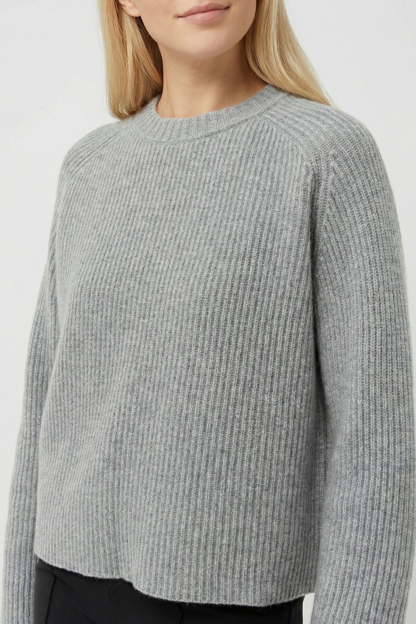 The Wool-Cashmere Crew Neck Knit