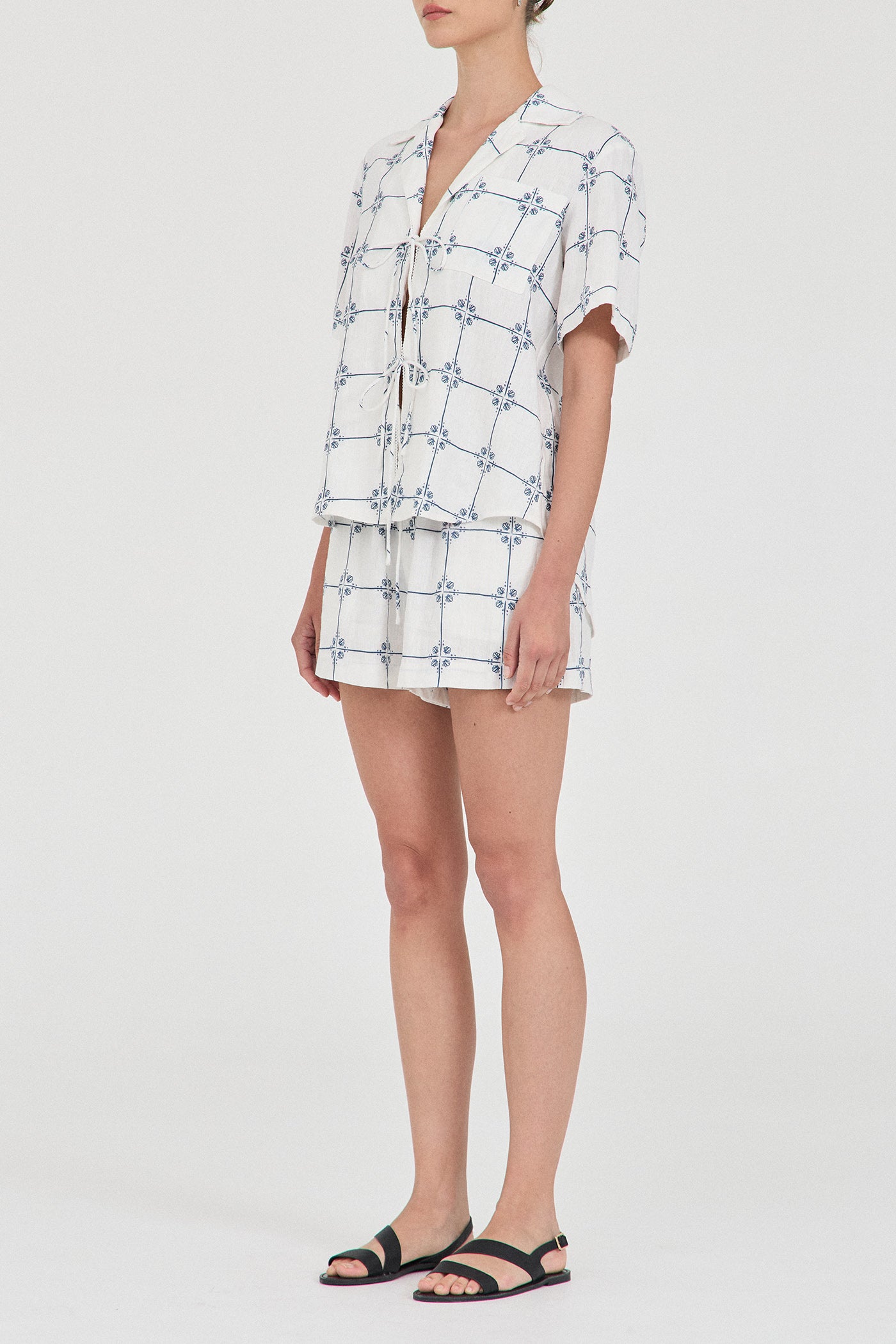 The Linen Seashell Shorts